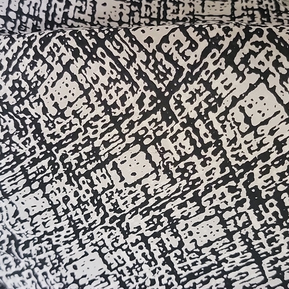 Worthington Abstract Office 2X Two Tone Short Sleeve Blouse - Picture 6 of 9